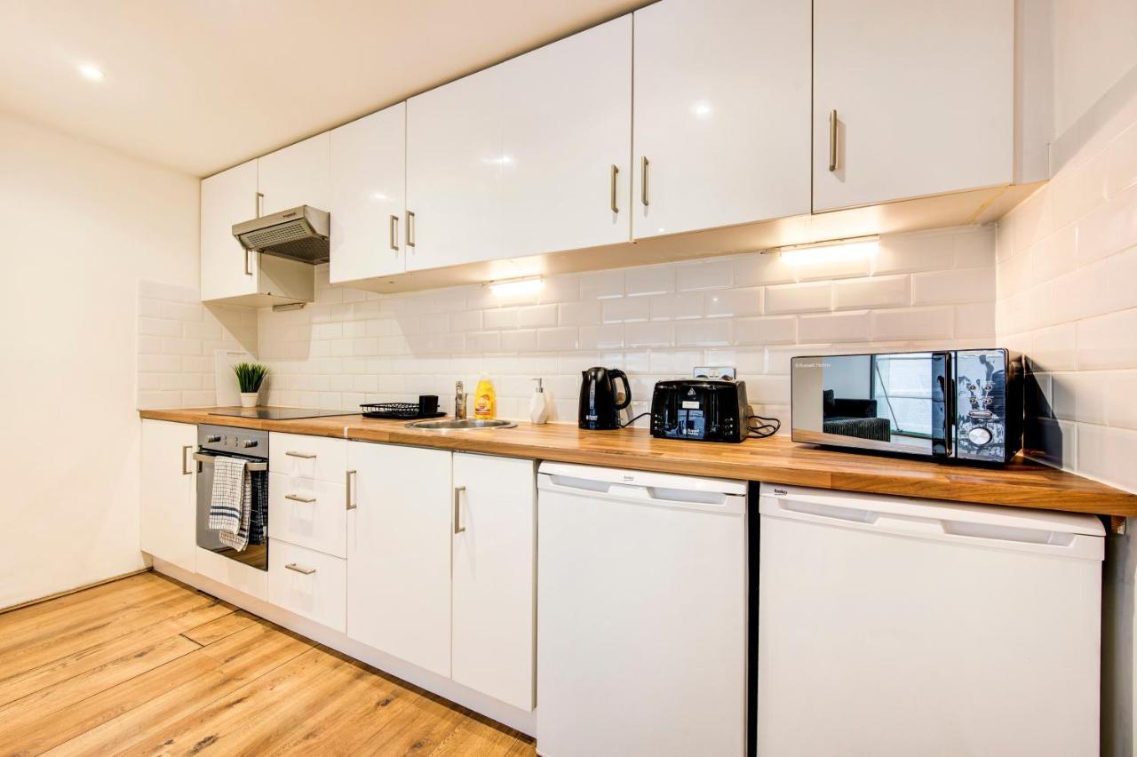 Lovely 2-Bed, Sleeps 6, Near Stratford Station & Abba Voyage, London Exterior photo