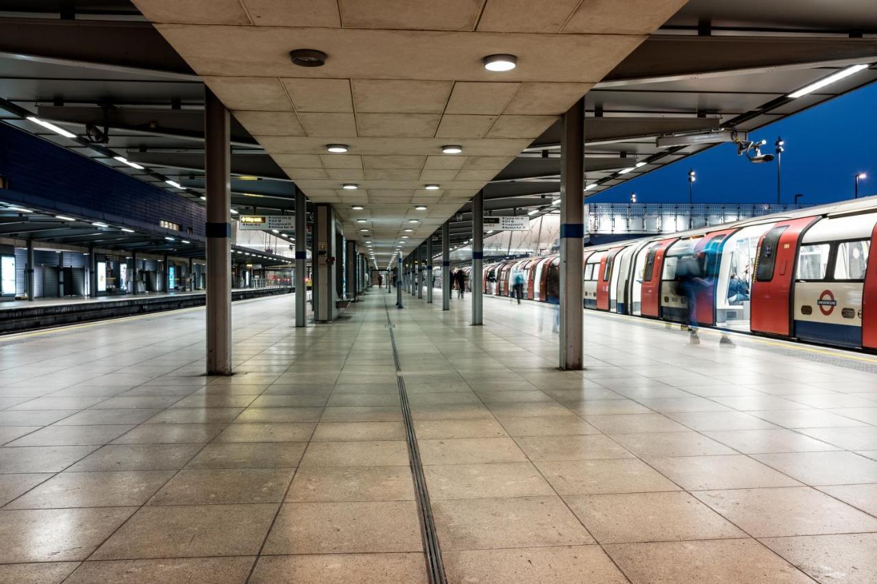 Lovely 2-Bed, Sleeps 6, Near Stratford Station & Abba Voyage, London Exterior photo