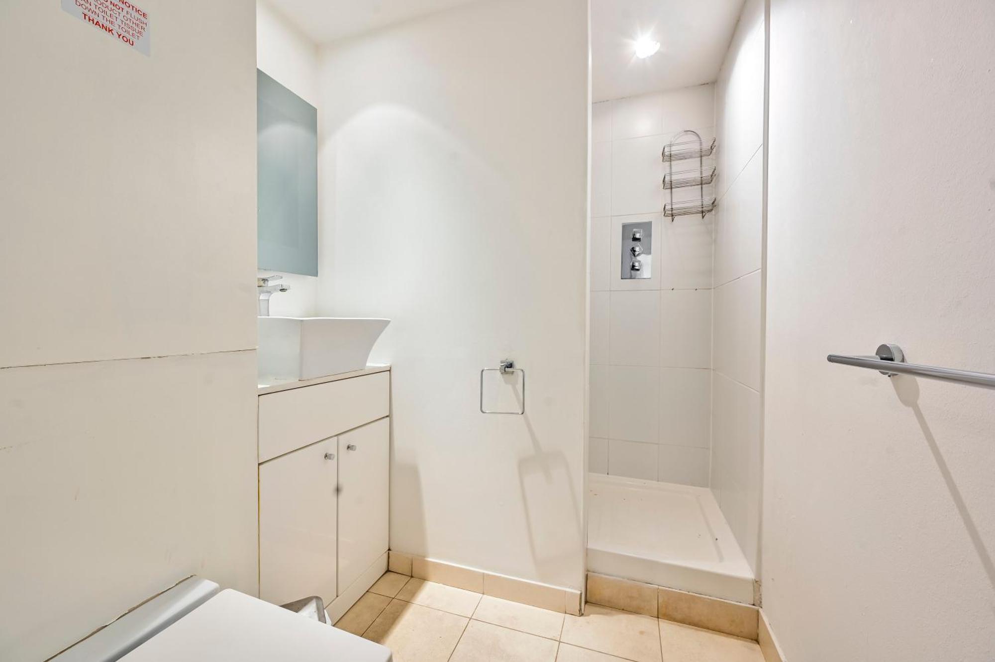 Lovely 2-Bed, Sleeps 6, Near Stratford Station & Abba Voyage, London Exterior photo
