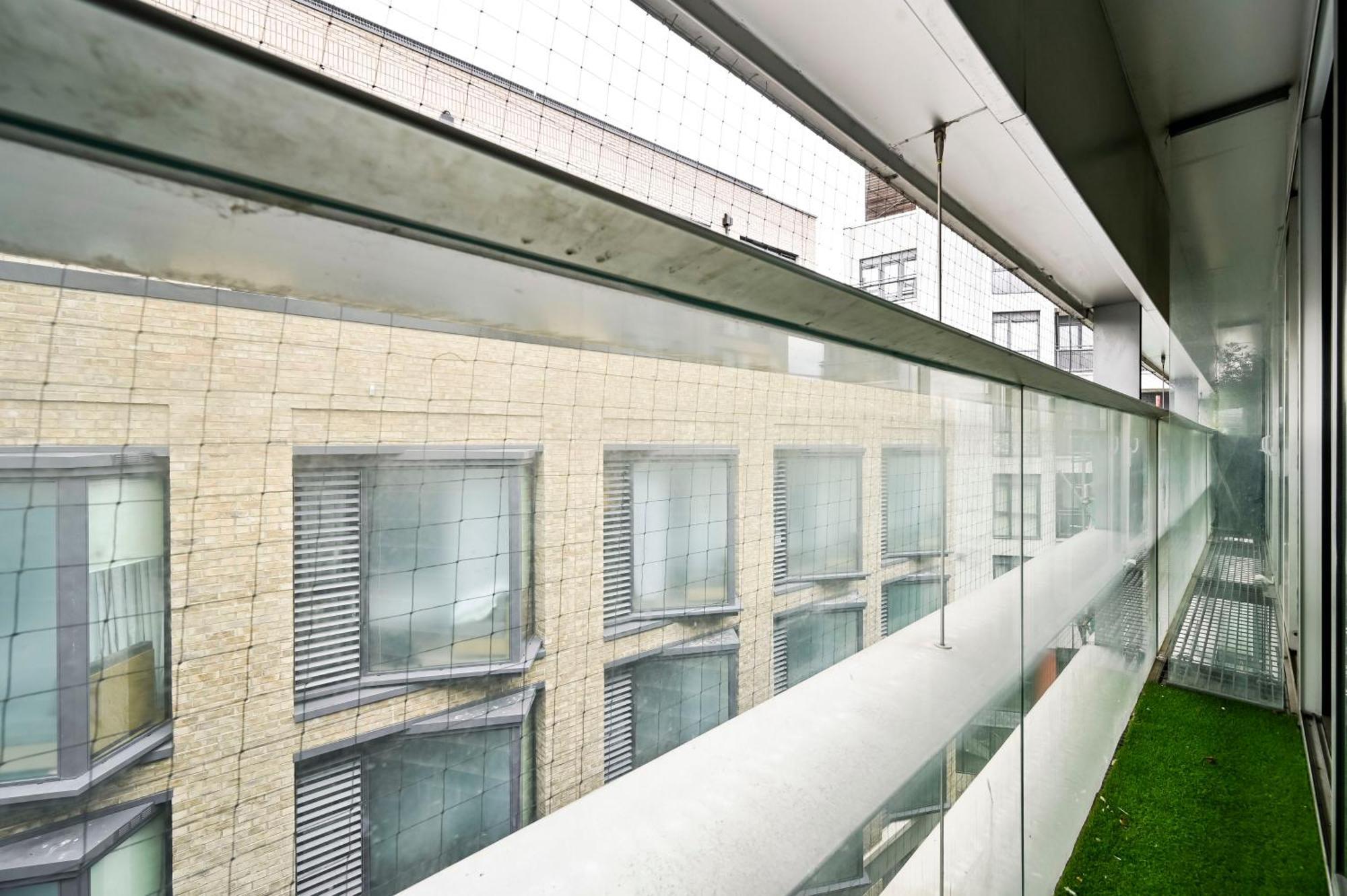 Lovely 2-Bed, Sleeps 6, Near Stratford Station & Abba Voyage, London Exterior photo