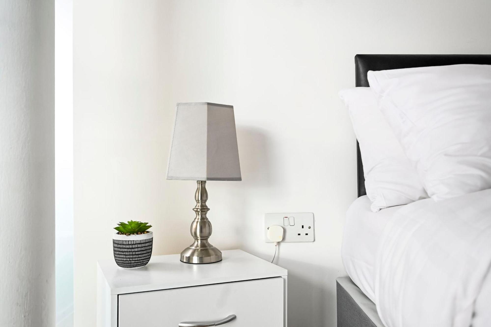 Lovely 2-Bed, Sleeps 6, Near Stratford Station & Abba Voyage, London Exterior photo