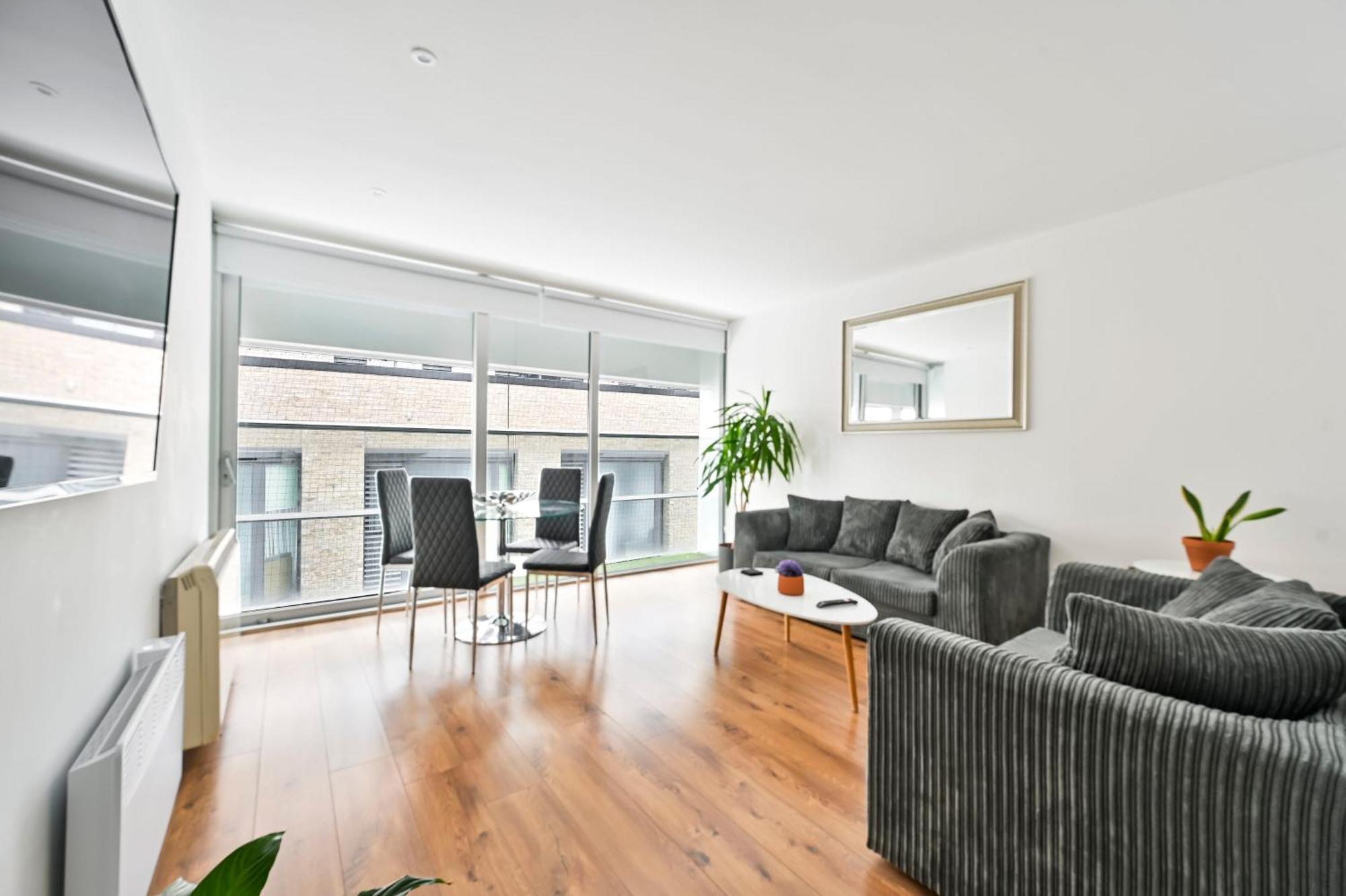 Lovely 2-Bed, Sleeps 6, Near Stratford Station & Abba Voyage, London Exterior photo